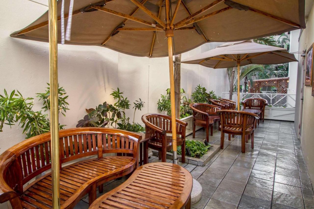Equus Hotel Honolulu Ngoại thất bức ảnh
